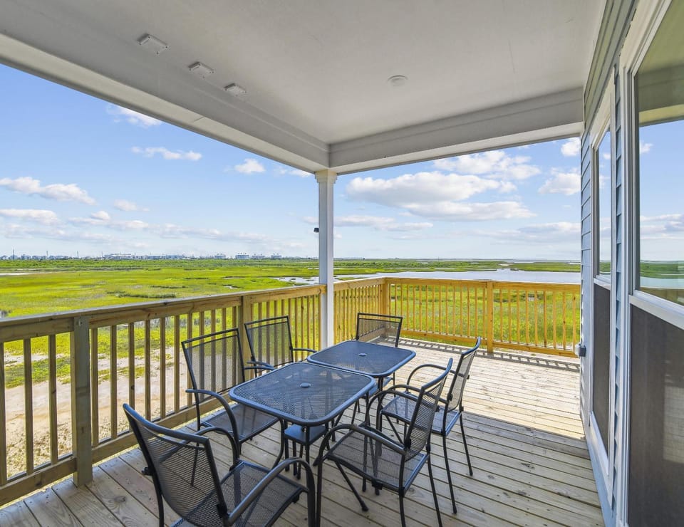 Bayfront Nirvana! House in Hitchcock