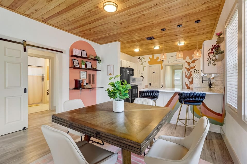Coffee/tea facilities, Dining area, kitchen