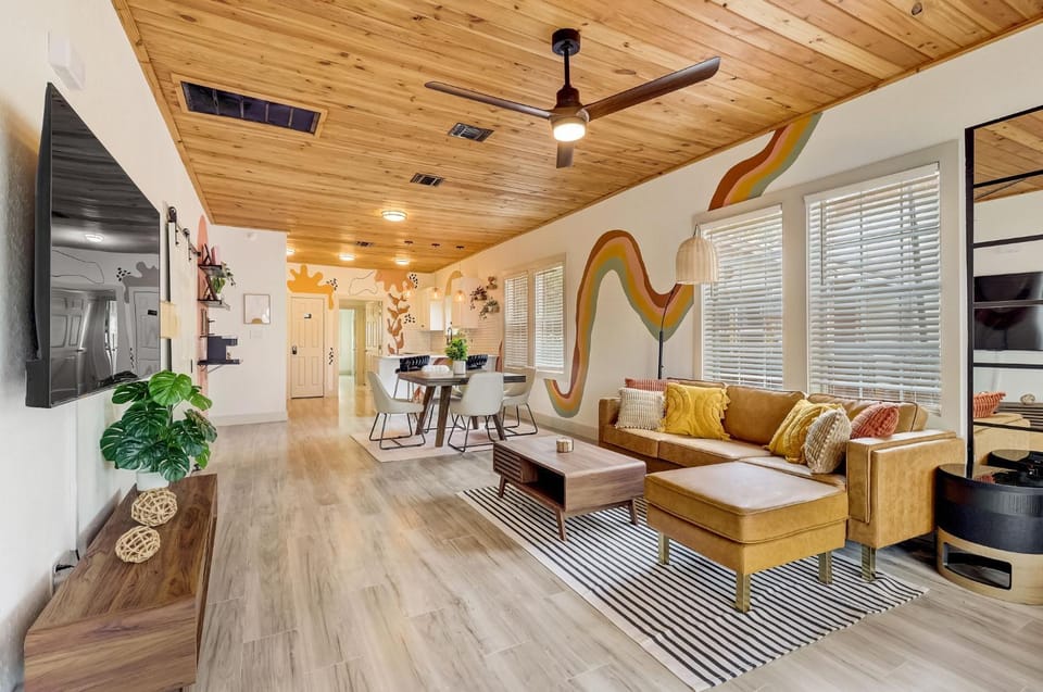 TV and multimedia, Living room, Dining area