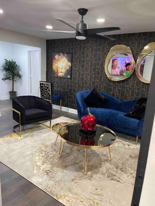 Atlanta Penthouse King/ Queen Bd Apartment in Atlanta