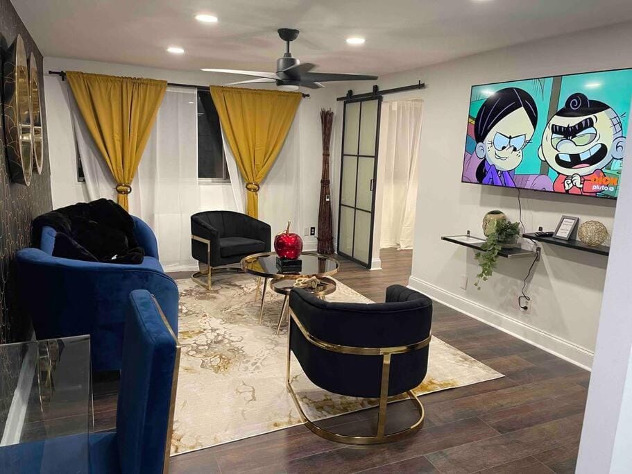 Atlanta Penthouse King/ Queen Bd Apartment in Atlanta