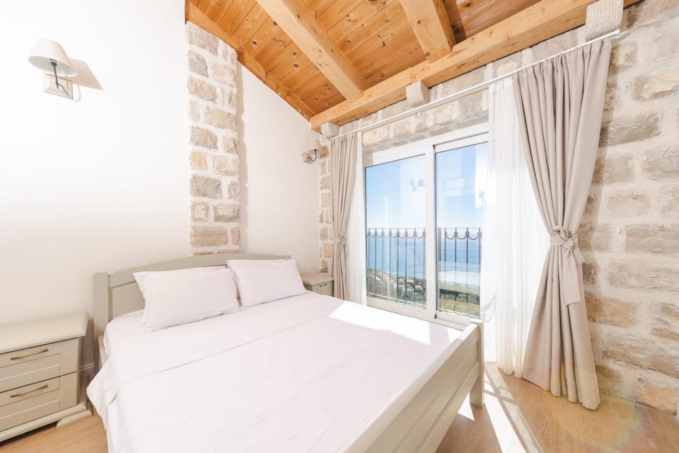 Bed, View (from property/room), Bedroom, Sea view