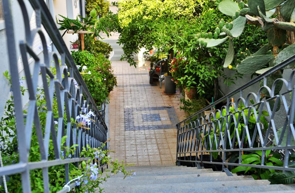 ZEUS Studios Bed and Breakfast in Rhodes