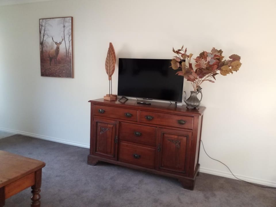 Bright Deluxe No.1 TOWNHOUSE ACCOMMODATION House in Porepunkah