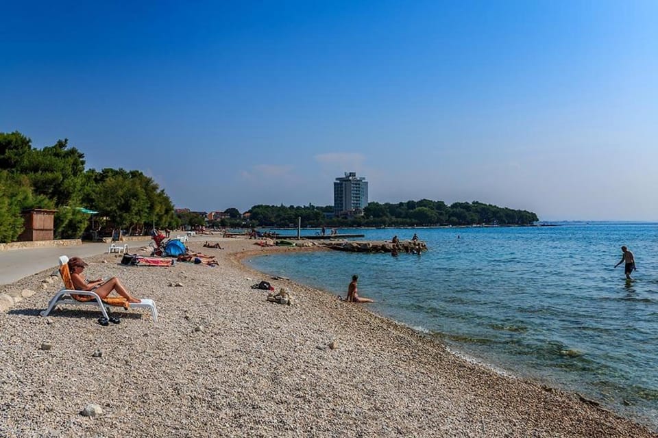 Day, People, Beach, Sea view, sunbed