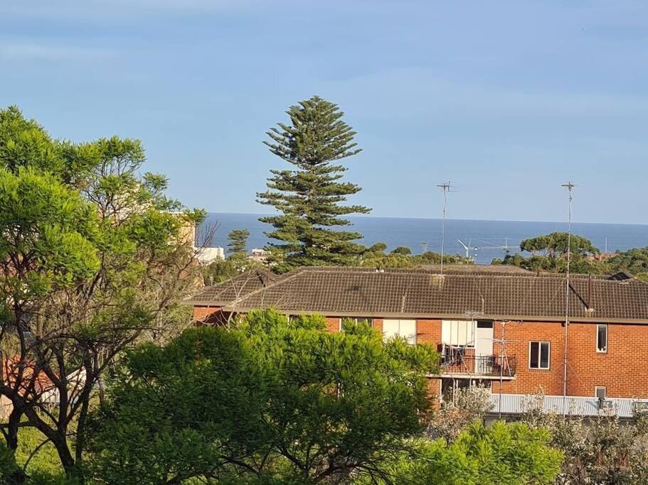 Nicely located three bedroom apartment in Bondi Beach. Apartment in Sydney