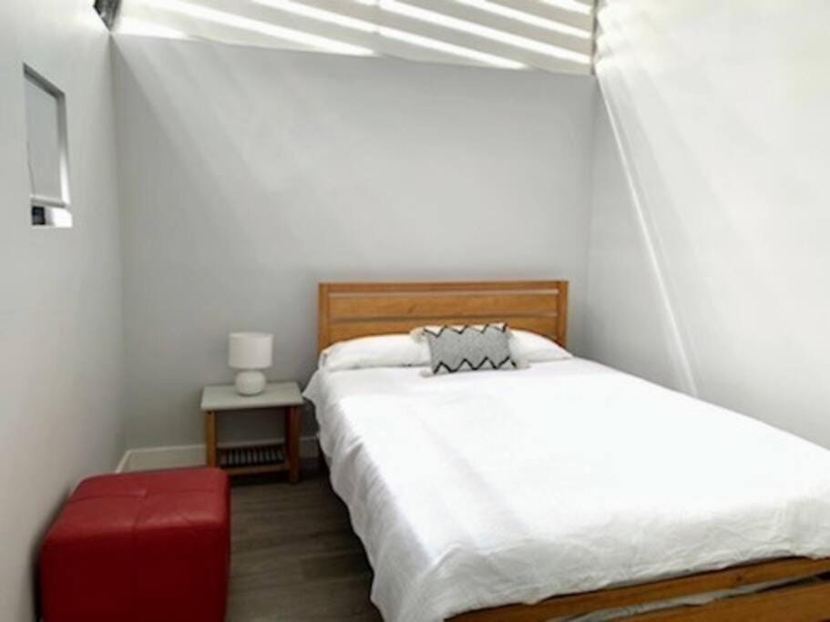 Nicely located three bedroom apartment in Bondi Beach. Apartment in Sydney