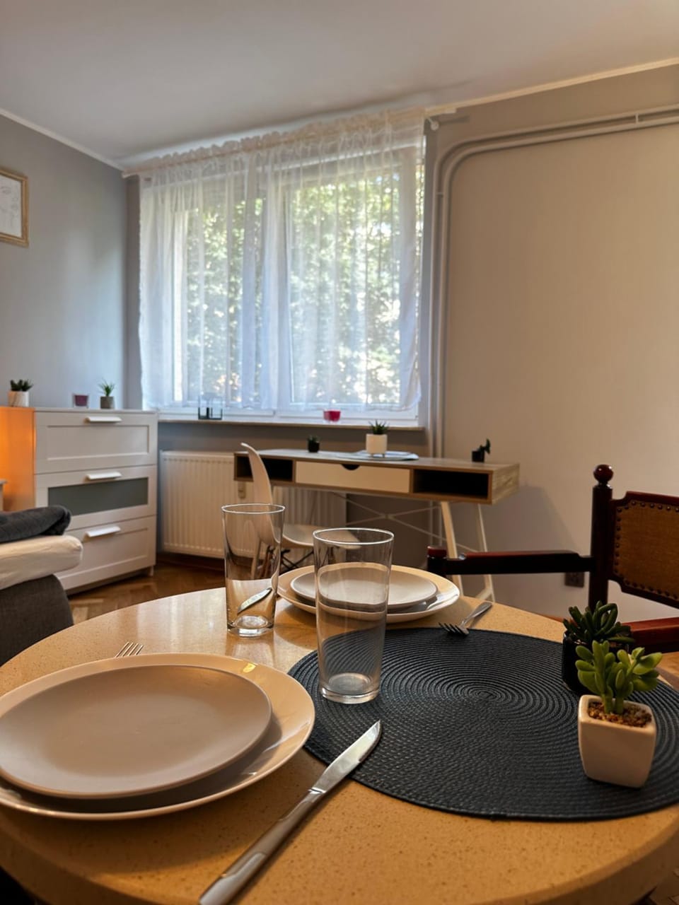 Living room, Decorative detail, Seating area, Dining area