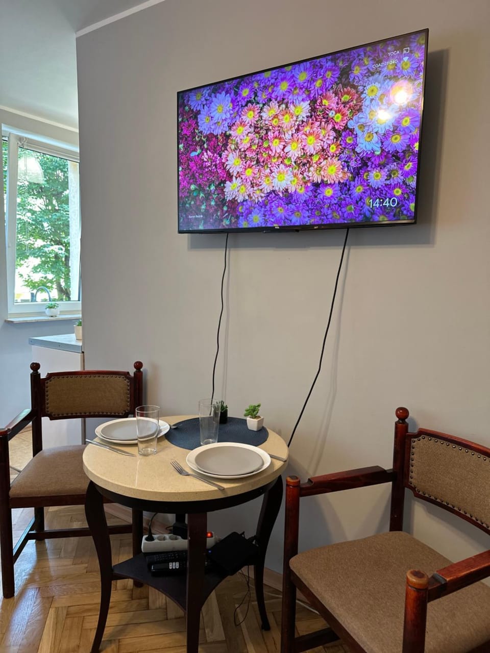 TV and multimedia, Decorative detail, Decorative detail, Seating area, Dining area