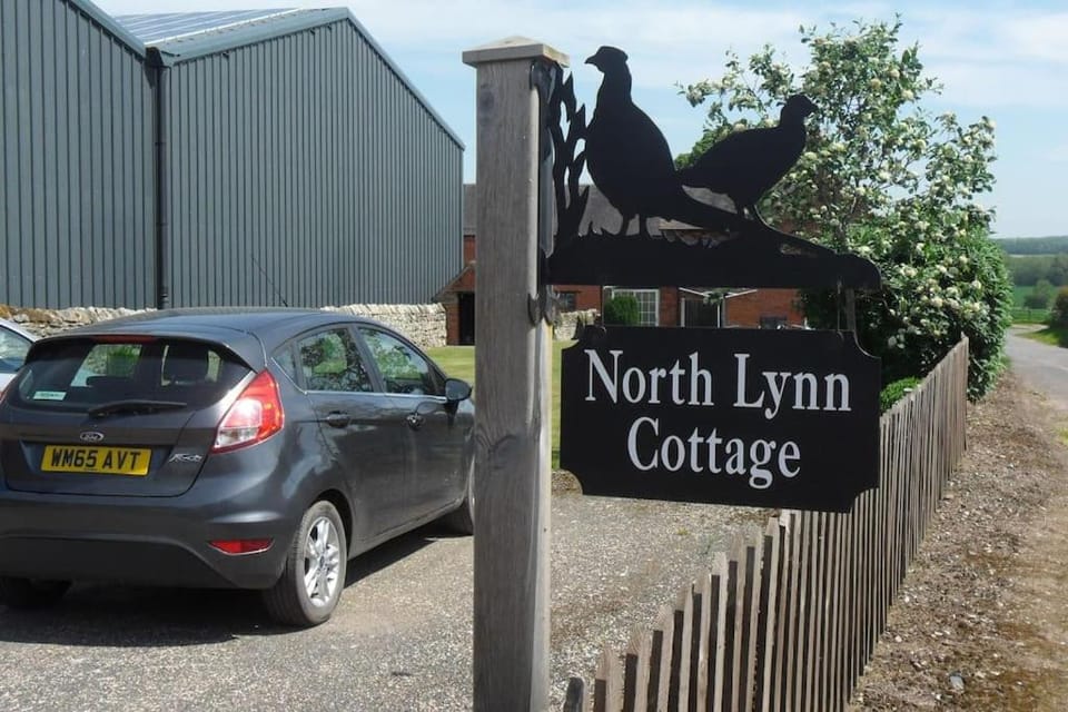 Lynn Cottage, Newport House in England