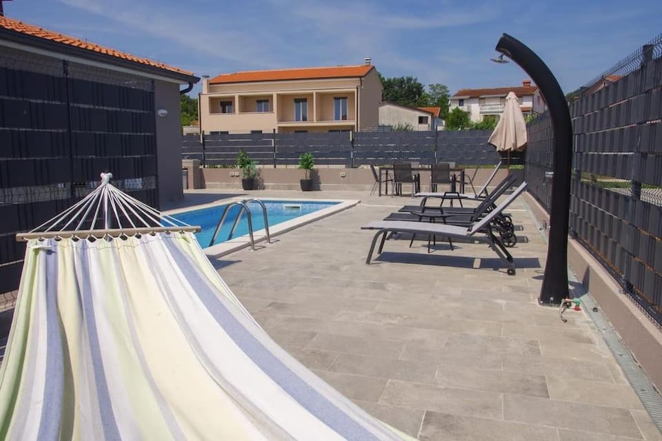 Residence Flego - private swimming pool and big outside space Apartment in Istria County