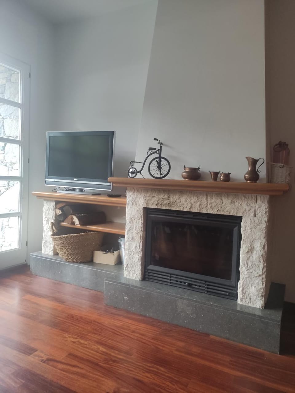 Communal lounge/ TV room, TV and multimedia, flat iron
