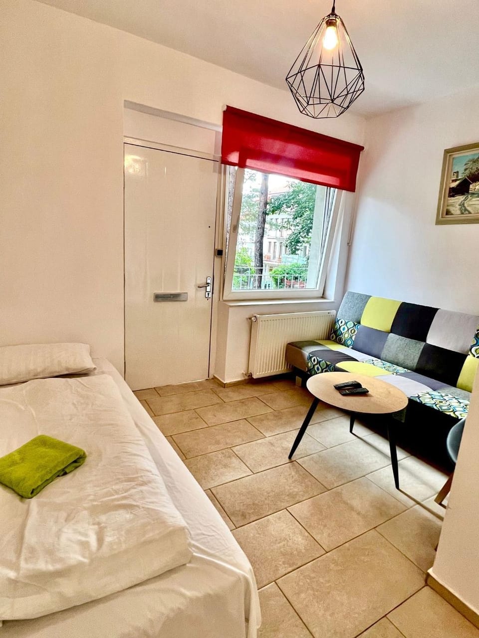 Bed, Living room, Photo of the whole room, Seating area, internet
