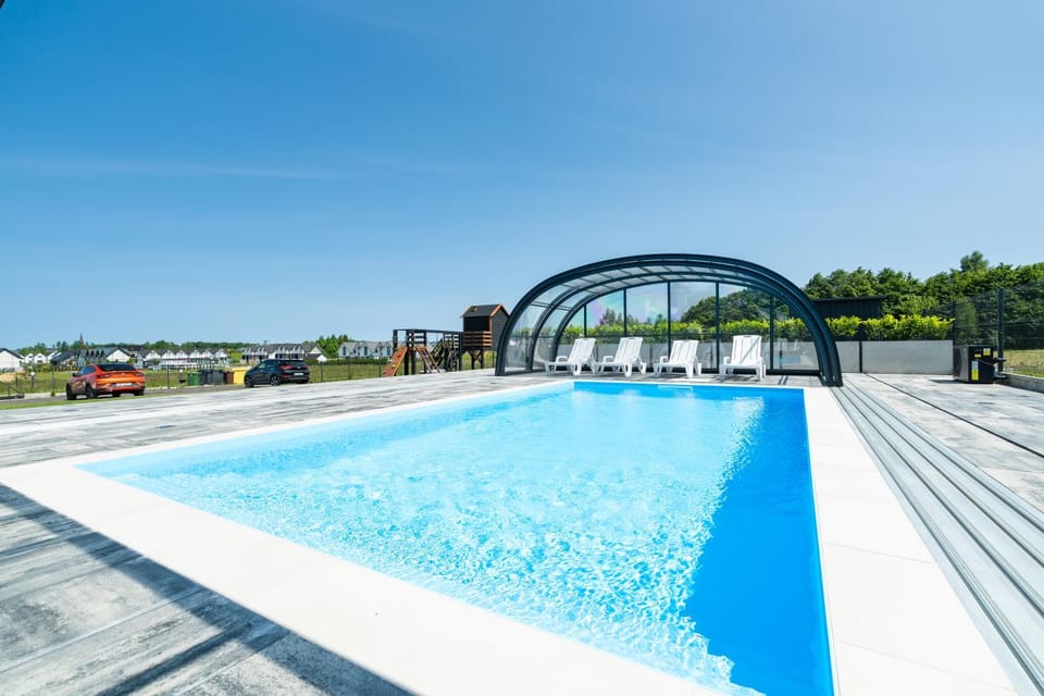 Day, Pool view, Swimming pool, sunbed