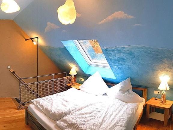 Bed, Photo of the whole room, Bedroom
