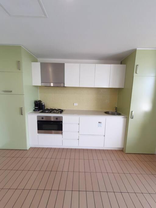 Kitchen or kitchenette, minibar, pet friendly, stove