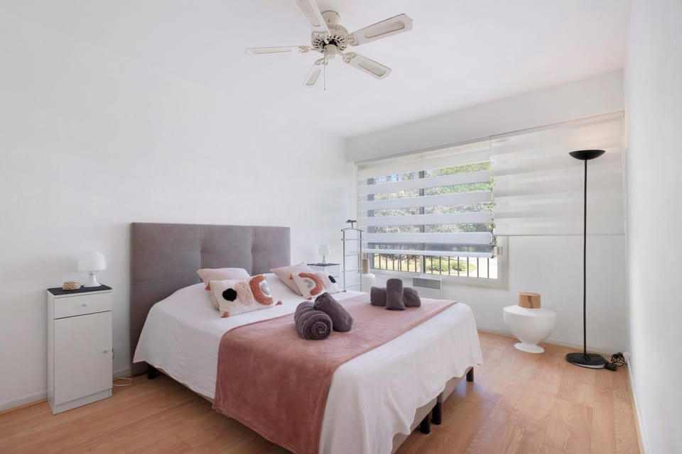 Living room, Bedroom