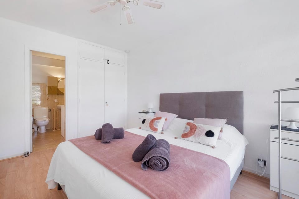 Bathroom, Living room