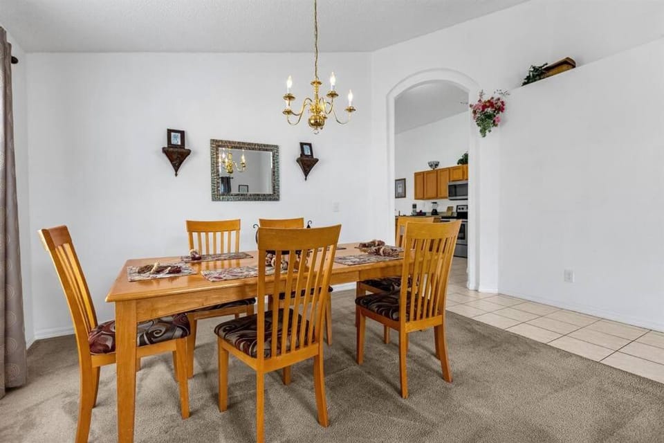 Seating area, Dining area