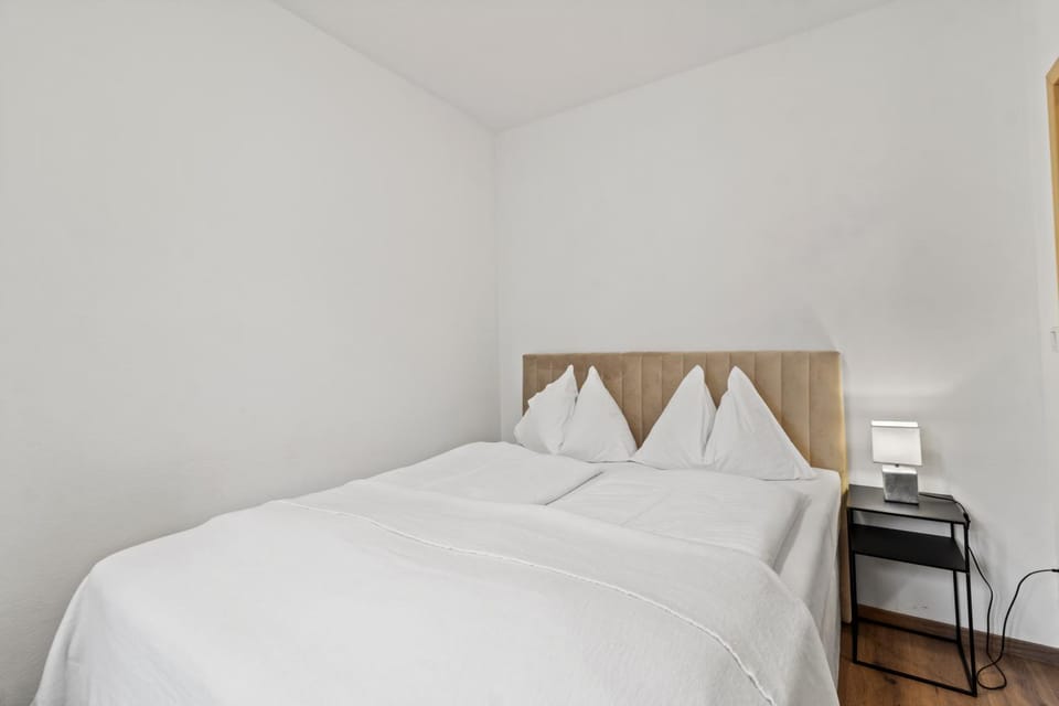 Bed, Photo of the whole room, Bedroom, hair dresser