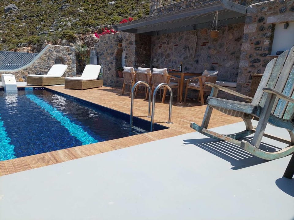 Day, Pool view, Swimming pool, sunbed