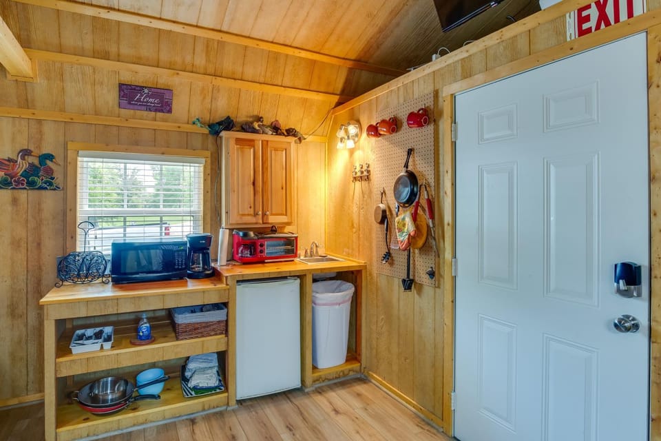 Lake Fork Studio Cabin w/ Dock + Boat Ramp! Cabin in Texas