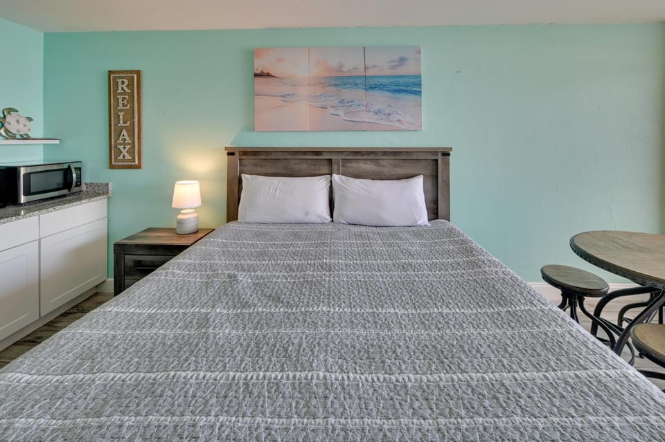 Oceanfront Studio w/ Pool Access in Myrtle Beach! Apartment in Myrtle Beach