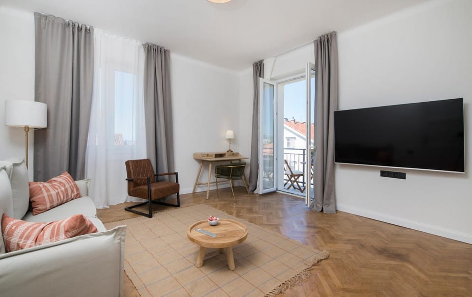 Luxury Apartments Bella - Split Centre w Free Parking Apartment in Split