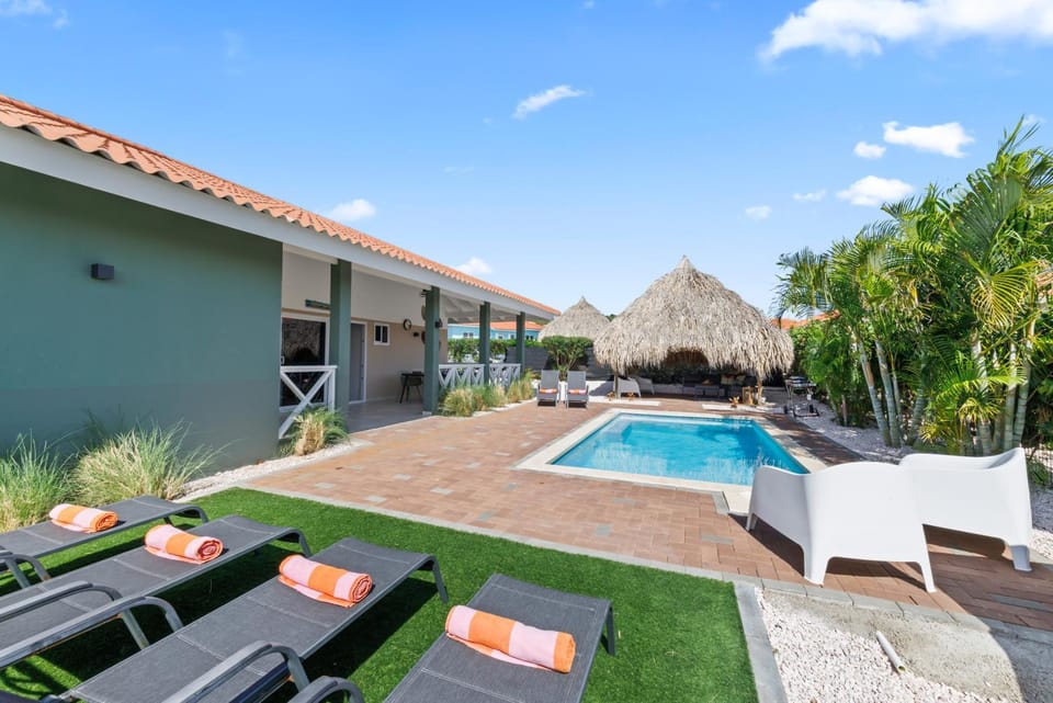 Pool view, Swimming pool, sunbed