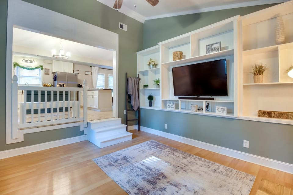 Southern Escape in Guyton Private Yard and Hot Tub! House in Port Wentworth