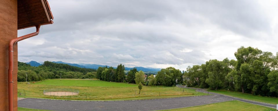 Neighbourhood, Natural landscape
