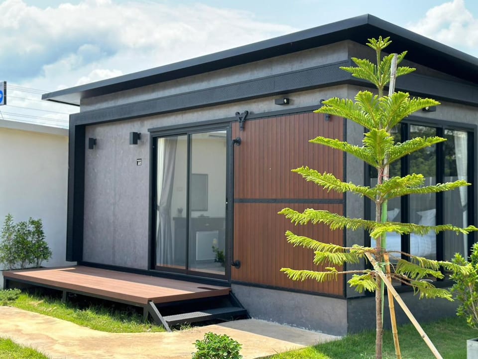 Property building, Spring, Day, Garden, Garden view