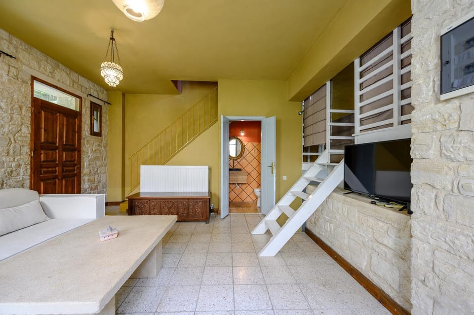 TV and multimedia, Living room, heating, air conditioner