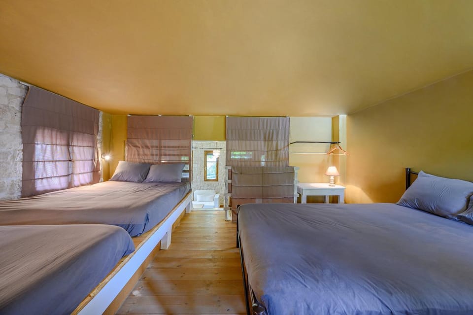 Bed, Living room, Photo of the whole room, Bedroom, bunk bed