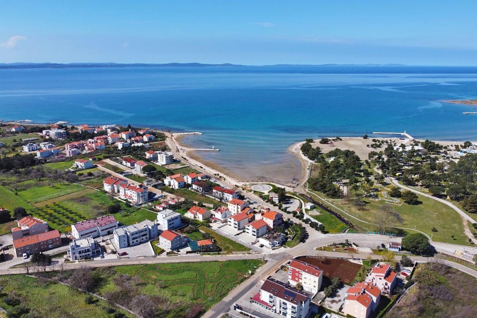 Bird's eye view, Beach, Sea view, Location