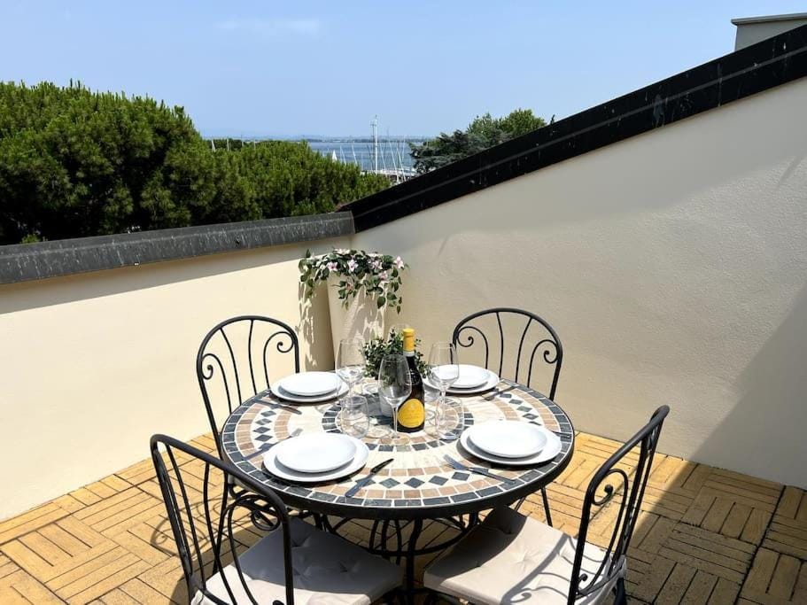 Patio, Day, Natural landscape, View (from property/room), Balcony/Terrace, Balcony/Terrace, Dining area, Sea view