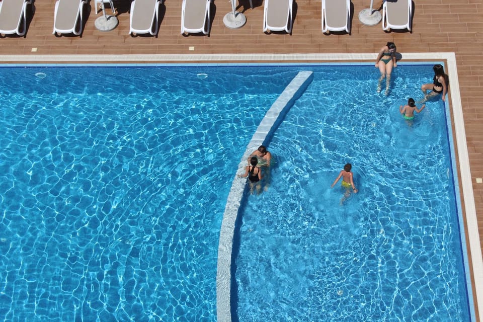 Day, People, Pool view, Swimming pool, group of guests, sunbed