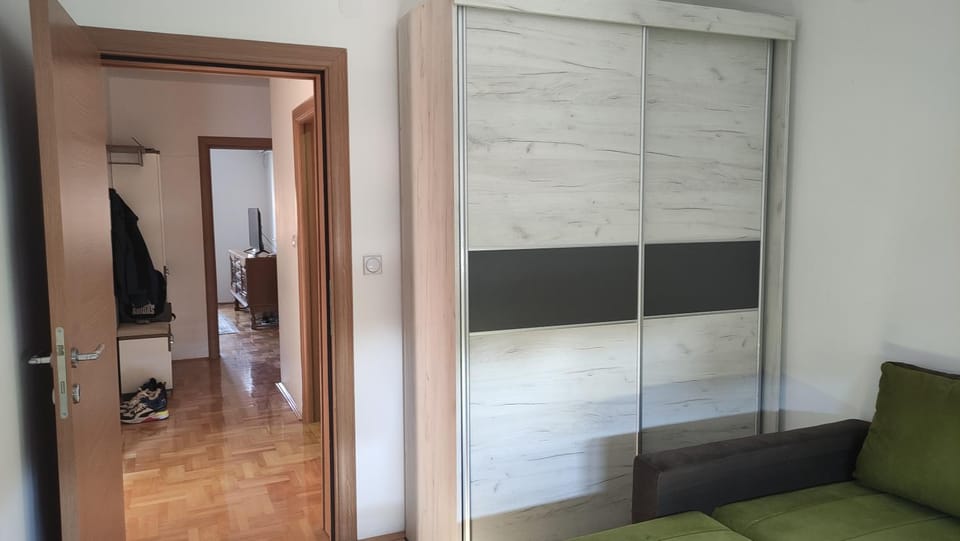 Bedroom, wardrobe