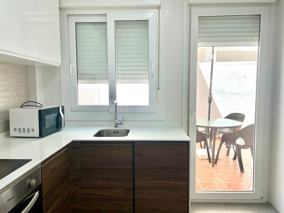 Kitchen or kitchenette, dishwasher, minibar, pet friendly, stove, toaster, washing machine