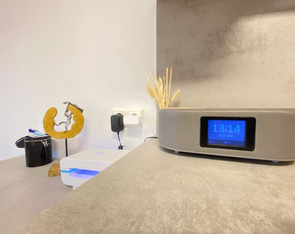 TV and multimedia, Kitchen or kitchenette