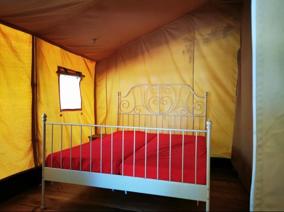 Le jardin des étoiles filantes Luxury tent in Nouvelle-Aquitaine