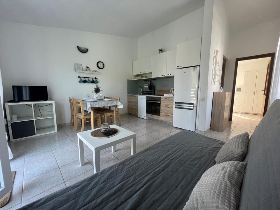 Kitchen or kitchenette, Living room, Dining area