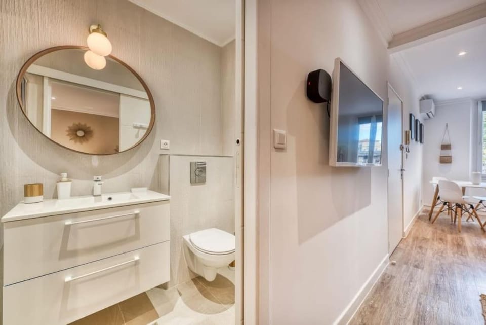 Appartement neuf centre ville et plage à proximité Apartment in Saint-Raphael