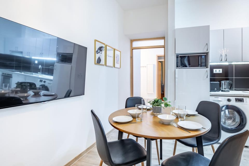 Super Central - Very Lively Area - In Gozsdu Apartment in Budapest