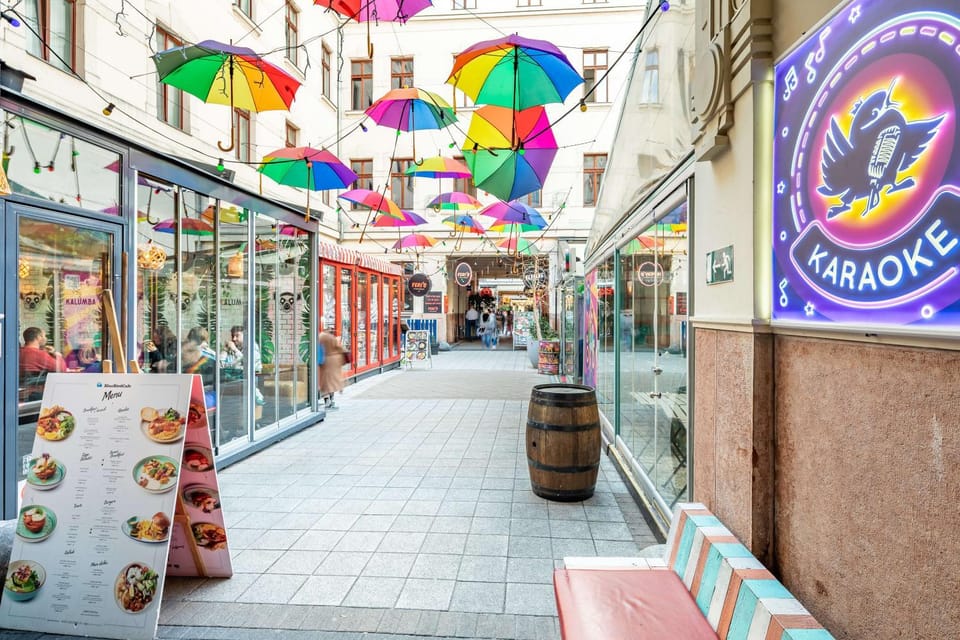 Super Central - Very Lively Area - In Gozsdu Apartment in Budapest