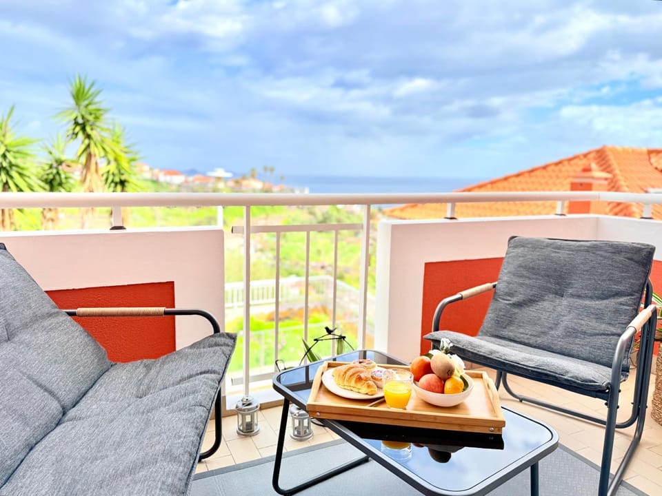 The Pink Villa - Holidays in Madeira Island Apartment in Caniço
