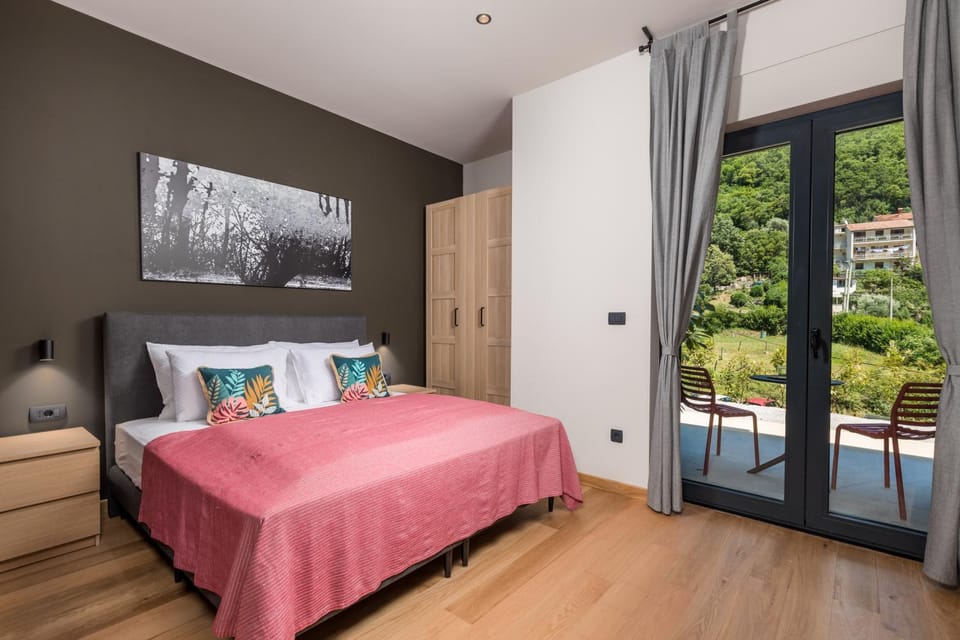 Bed, View (from property/room), Balcony/Terrace, Bedroom