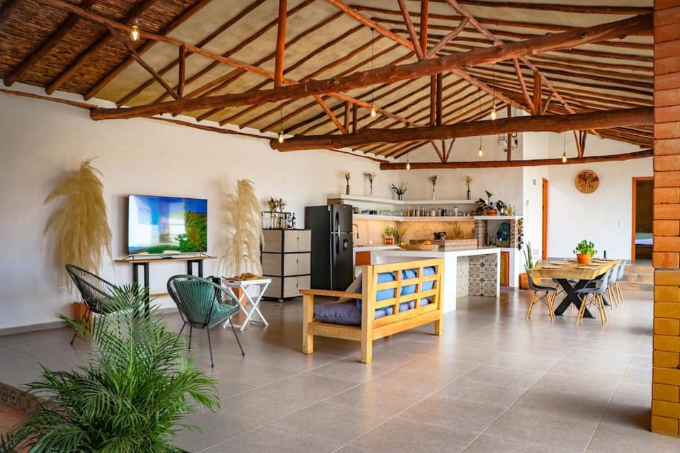 TV and multimedia, Living room, Seating area, Dining area, minibar