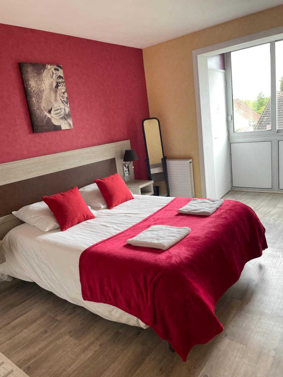 Auberge du pont canal Hotel in Centre-Val de Loire