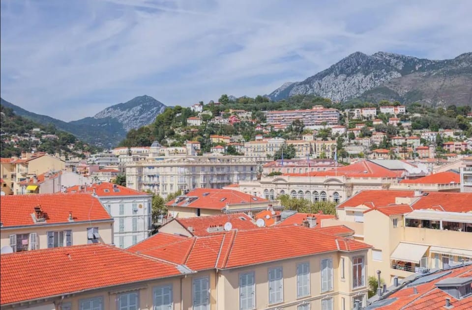 Day, Neighbourhood, Natural landscape, Bird's eye view, City view, Mountain view